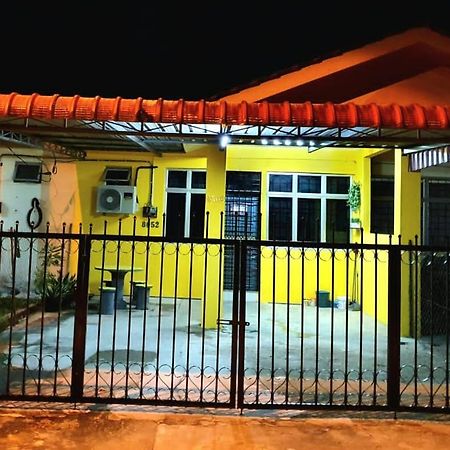 Lh Alisha Homestay Wangsa Mewangi גואה מואסנג מראה חיצוני תמונה